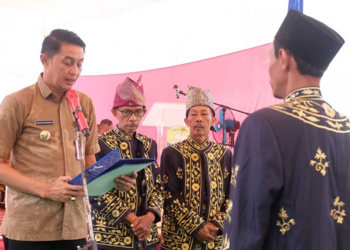 Hadiri Pengukuhan Pengurus LAM Desa Ujung Tanjung, Ini Pesan Pj Bupati Bachyuni 