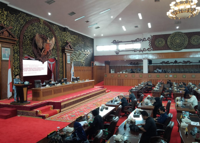 Rapat Paripurna DPRD Provinsi Jambi, Gubernur Jambi Sampaikan LPJ APBD Tahun Anggaran 2021