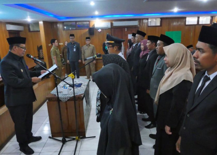 Wakil Bupati Lantik dan Ambil Sumpah Jabatan 16 Pejabat Manajerial di Lingkungan Pemkab Tanjung Jabung Barat