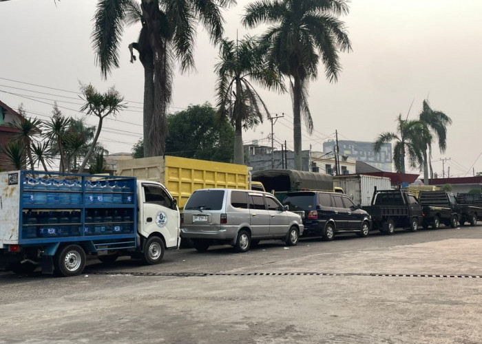Kuota Tak Berkurang, Hiswana Migas Pertanyakan Kenapa Antrean Solar Tetap Mengular