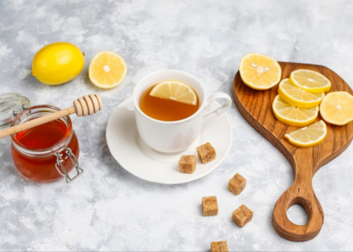 Sederet Manfaat Air Lemon Campur Madu, Bisa Atasi Batuk dan Pilek