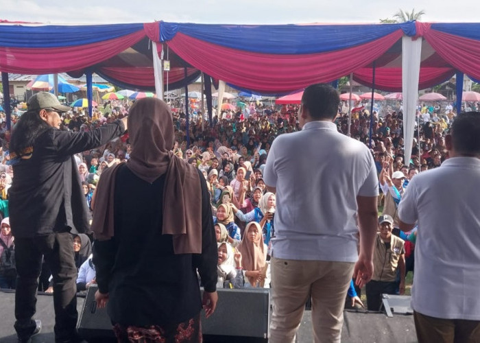 Di depan Ribuan Massa, Fuadi Ajak Keluarga Besar Nenek 4 Puyang 8 untuk Memilih Syukur-Khafid