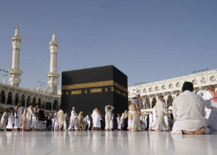 Banyak yang Salah Paham! Ini Alasan Sebenarnya Pesawat Dilarang Terbang di Atas Ka'bah