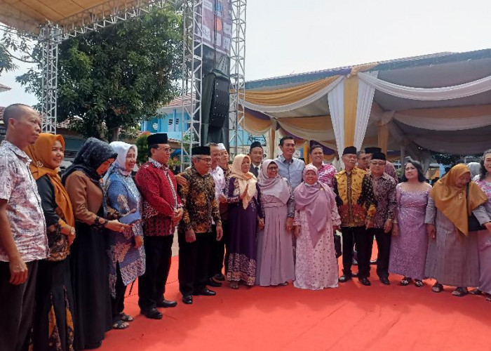 Bupati Batanghari M Fadhil Arief Hadiri Manifest SMAN 3 Kota Jambi