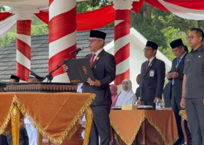 Dipercaya Bacakan UUD 1945, Ketua DPRD Muaro Jambi Aidi Hatta Jadi Perhatian di Upacara HUT ke-81 RI