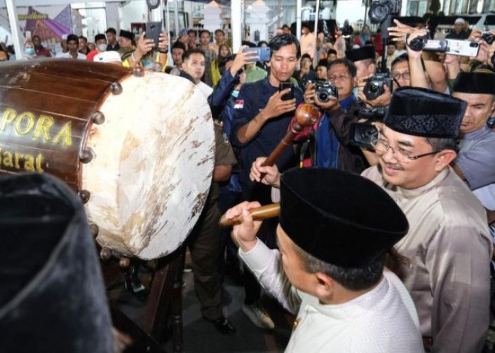 Pembukaan Festival Arakan Sahur, Anwar Sadat : Jaga dan Lestarikan Syiar Islam di Tanjab Barat