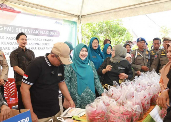 Bupati Anwar Sadat dan Ketua TP PKK Hadiri Gerakan Pangan Murah Nasional di Tanjab Barat Jelang Ramadan