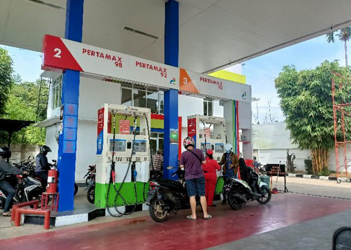 Asyik! Harga BBM Turun Rp1.200/liter, Cek Harga BBM di Seluruh Indonesia per Rabu 15 Maret 2023