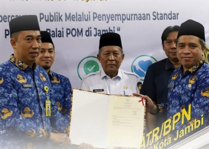 Sah! Kantor Pertanahan Kota Jambi Serahkan Sertifikat Tanah BPOM Jambi 