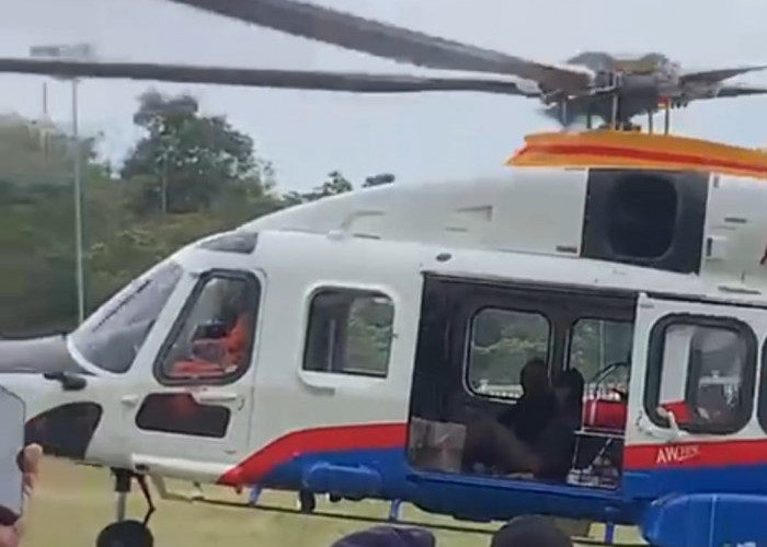 Detik Detik Helikopter Membawa 2 Korban Rombongan Kapolda Jambi Mendarat di Merangin