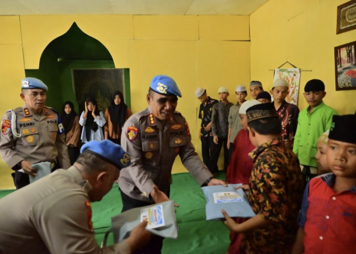 Jelang HUT Propam Polri ke-24, Bid Propam Polda Jambi Turun ke Jalan dan Datangi Panti Asuhan