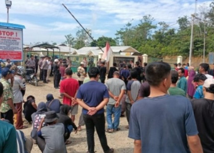 Tuntut Kompensasi ke PT SMS, Aliansi Warga Dusun Kembang Alai Tebo Gelar Demo 