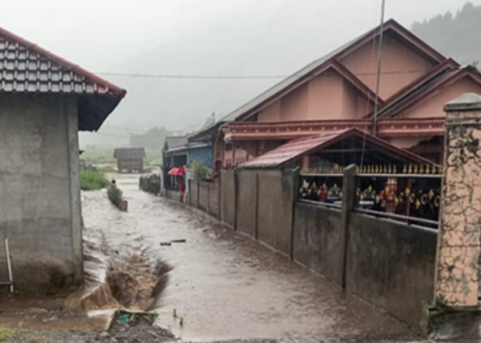 Kerinci Diterjang Banjir, Puluhan Rumah Terendam Akibat Hujan Lebat