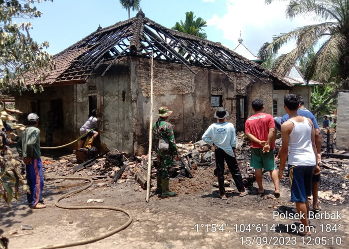 Kebakaran di Berbak Tanjab Timur, Motor dan Rumah Hangus, Kerugian Rp300 Juta