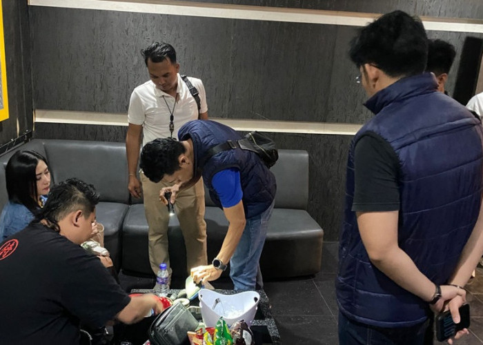 Polresta Jambi Razia Grand Club! 19 Pria dan 3 Wanita Positif Narkoba, Polisi Temukan Ekstasi