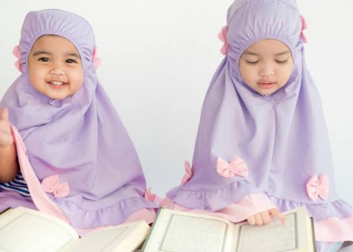 SUBHANALLAH..!! Pelindung di Hari Kiamat, Ini 10 Keutamaan Memiliki Anak Perempuan di Dalam Islam