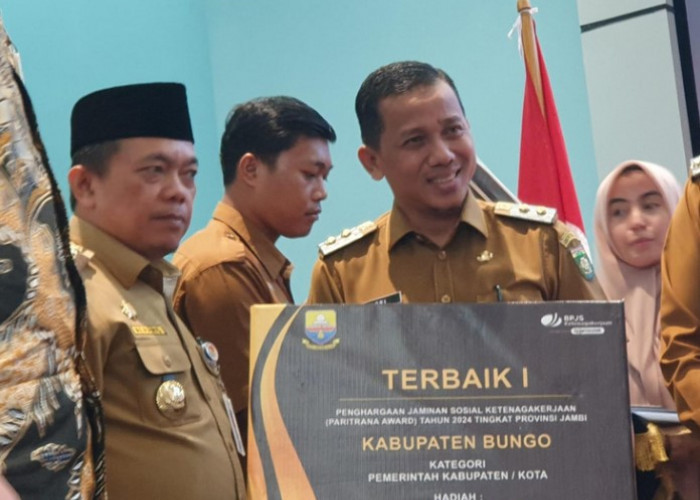 BPJamsostek Berikan Penghargaan Paritrana Award 2024 kepada Pemkab Bungo