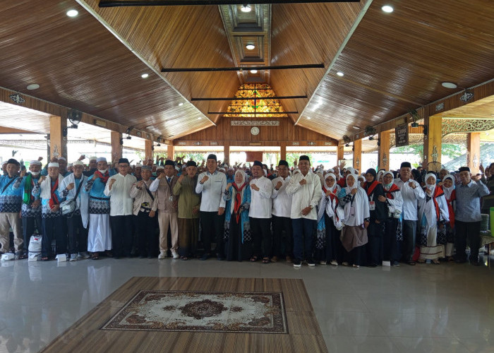 Bupati Fadhil Arief Sambut Kepulangan 211 Jemaah Haji Kabupaten Batang Hari