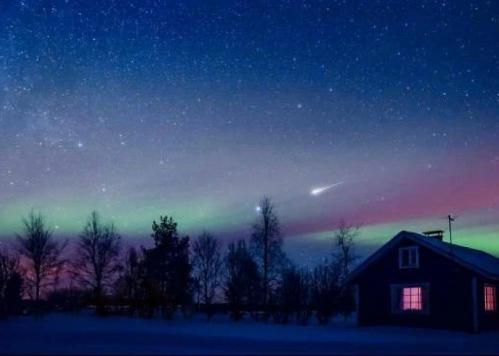 Wah! Dua Komet Baru SWAN dan Lemmon Hiasi Langit Oktober 2025