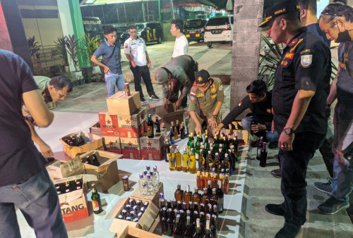 Malam Tadi, Ratusan Botol Miras Diamankan Satpol PP Kota Jambi