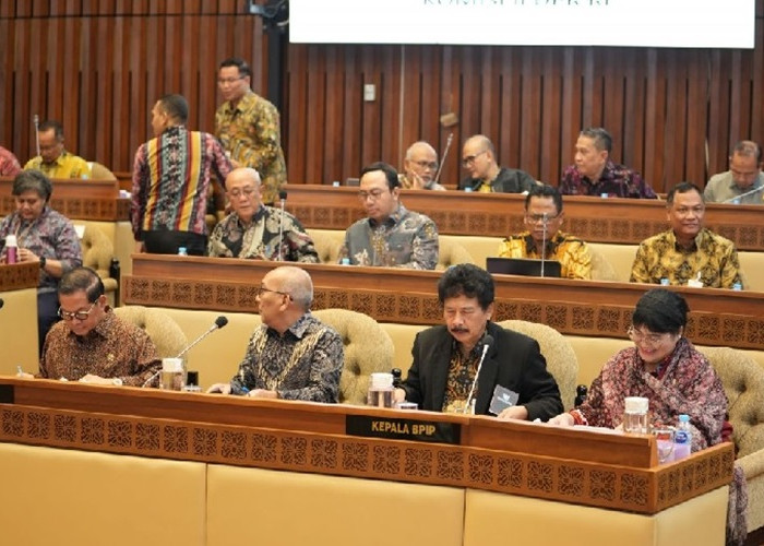 Hadiri Rapat Kerja dan RDP, Komisi II DPR RI Apresiasi dan Dorong Perkuat Kelembagaan BPIP