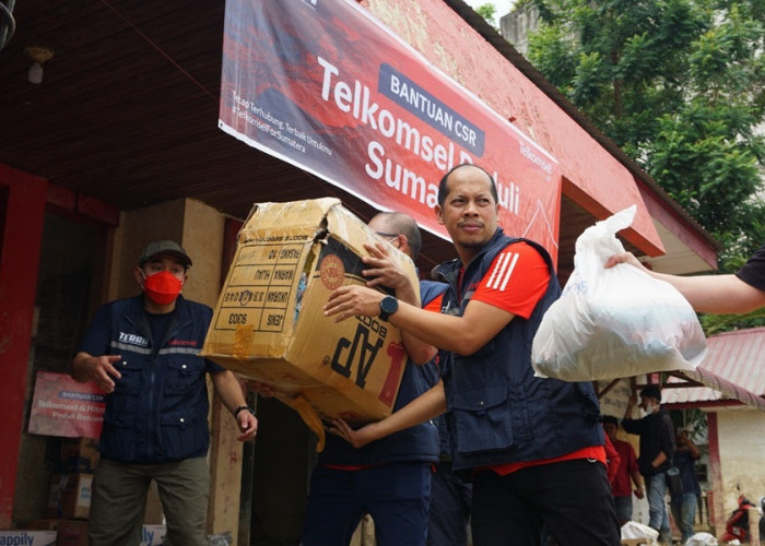 Telkomsel Salurkan Bantuan CSR Logistik untuk Masyarakat Terdampak Banjir di Aceh Utara
