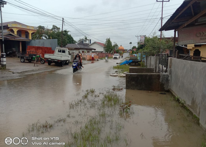 Sungai Batang Merao Mulai Meluap, Warga Desa Lubuk Suli Siaga Banjir