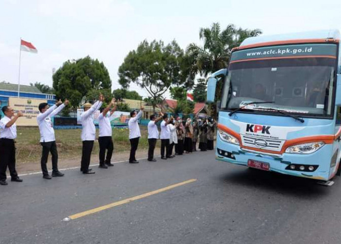 Pejabat Muaro Jambi Sambut  Road Show Bus KPK di Pijoan