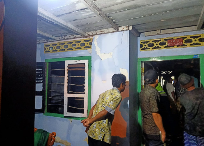 BREAKING NEWS: Rumah Terbakar di Jelutung Kota Jambi, Ini Penyebabnya 