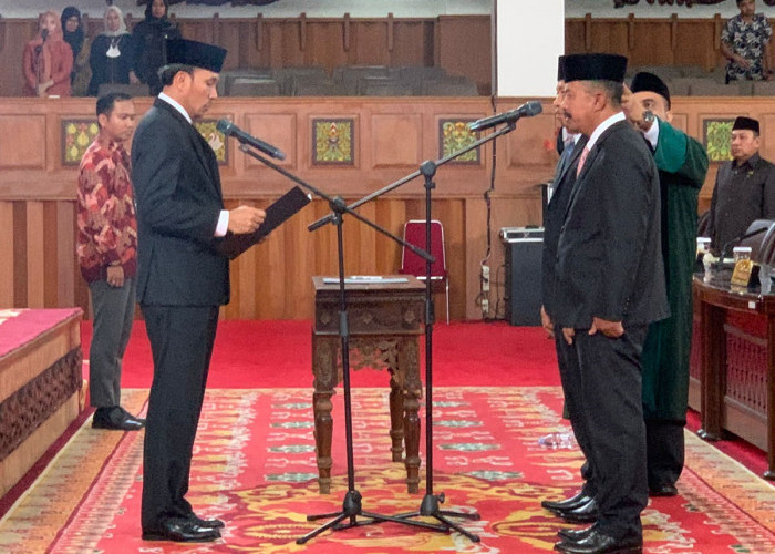 Ketua DPRD Provinsi Jambi Edi Purwanto Pimpin Rapat PAW Ismed dan Andarno