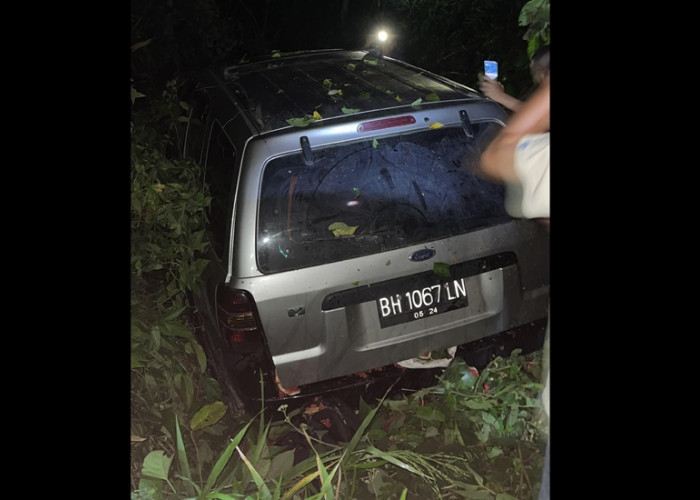 Kecelakaan di Jalan Lintas Sumatera Kabupaten Bungo, Ford Tujuan Dharmasraya Masuk Jurang Sedalam 3 Meter