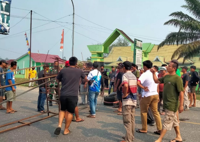 Buntut Tawuran antar Pelajar di Sarolangun, Warga Blokir Jalan Lintas Sarolangun-Jambi