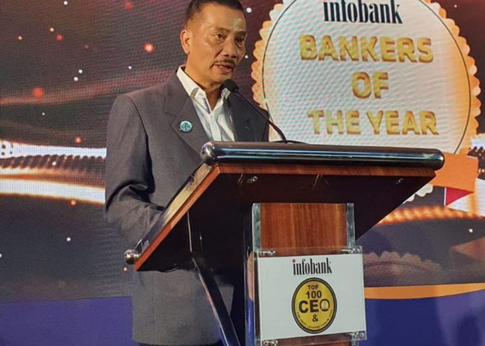 Anak Kampung yang Mendunia, Dirut Bank Jambi Yunsak Elhalcon Masuk Bankers Of the Year 2022