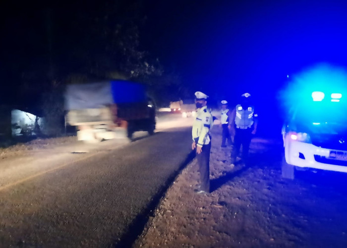 Macet Akibat Angkutan Batu Bara di Jalan Nasional Kabupaten Batanghari, Aparat Kepolisin Turun ke Jalan