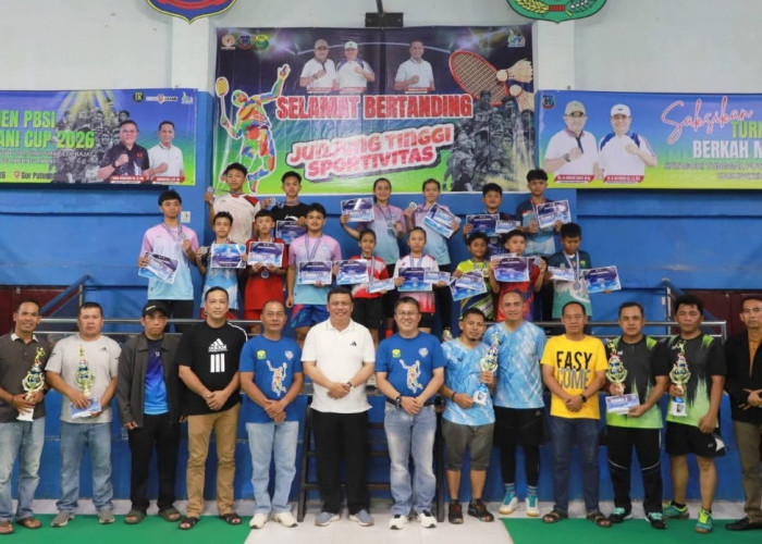 Wabup Katamso Tutup Turnamen Bulutangkis Berkah Madani Cup 2026