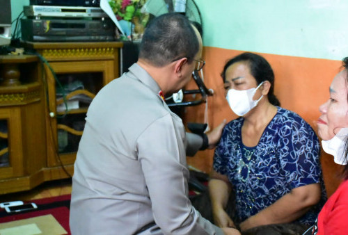 Polisi Bakal Kirim Dokter dan Trauma Healing untuk Ibu Mendiang Brigadir Yosua