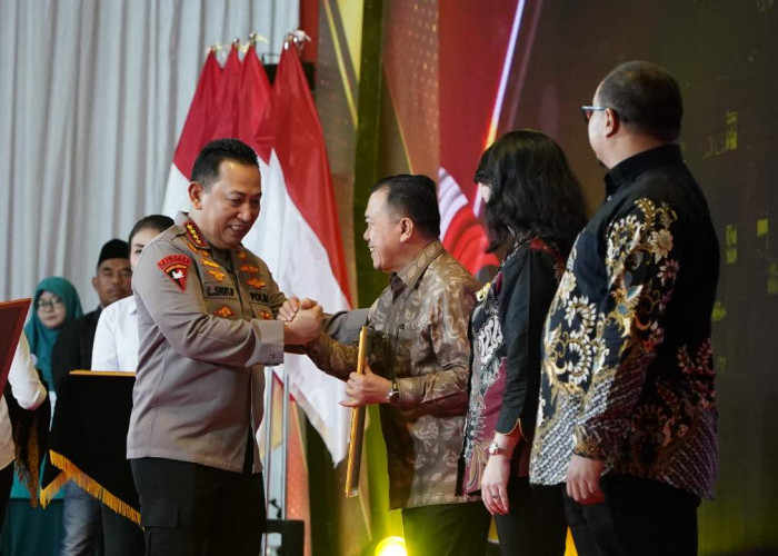 Al Haris Terima Penghargaan Kapolri: Peran Penting Gubernur Jambi dalam Pencegahan Radikalisme