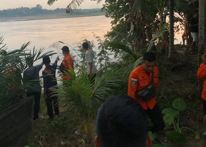 TIM SAR Lakukan Pencarian Terhadap Warga Danau Teluk yang Tenggelam di Jaluko