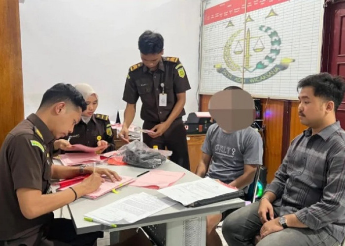 Berkas Dinyatakan Lengkap, Penyidik Polres Sarolangun Serahkan Berkas 3 Pengedar Narkoba ke Jaksa 