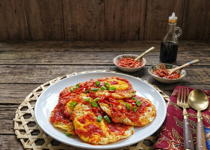 Resep Telur Ceplok Balado Pedas Gurih ala Rumahan yang Menggugah Selera