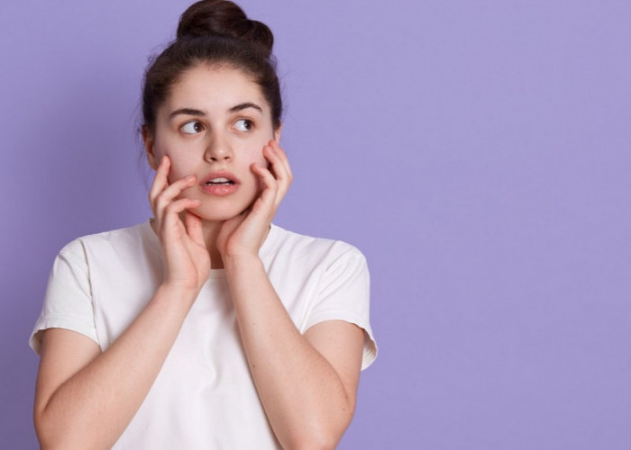 Jerawat Muncul Tiba-Tiba? Atasi dengan B ERL Very Berry Acne Spot Treatment