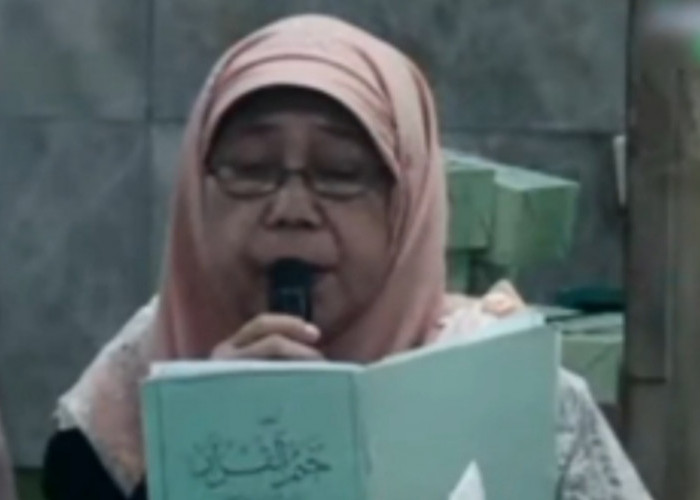 Detik-detik Ustazah Meninggal saat Pimpin Baca Alquran di Masjid Tebet Jaksel Viral di Medsos