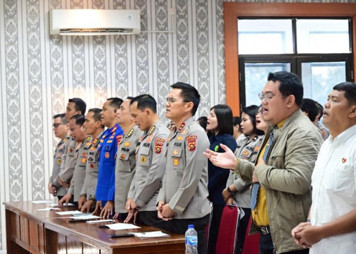 Pesan Menyentuh Kapolda Jambi Saat Ibadah Binrohtal: Polisi Harus Mulai Tugas dengan Doa