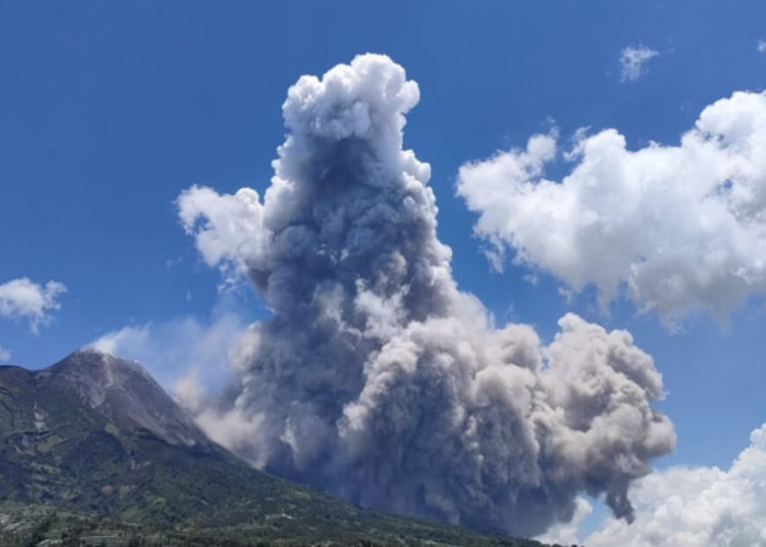 Gunung Merapi di Yogyakarta Kembali Erupsi, Awas ..Bahaya Awan Panas hingga 7 KM