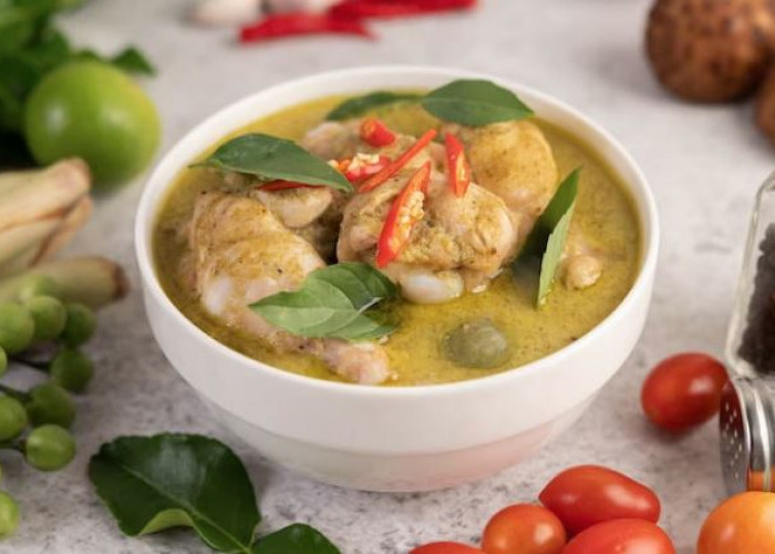 Resep Sederhana Opor Ayam dengan Kuah Santan yang Kuning, Kental, dan Gurih