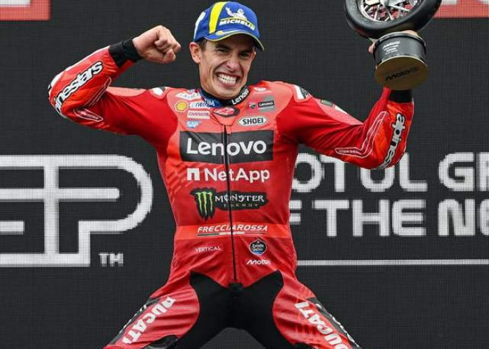 Menegangkan! Marquez Juara MotoGP Belanda 2025 Setelah Duel Ketat Lawan Bezzecchi