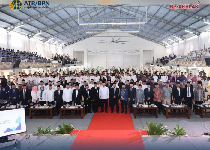 Serahkan Lebih dari 1.000 Sertipikat Tanah Wakaf dalam ICOP 2026, Menteri Nusron Minta Penerima Jadi Pionir Pe