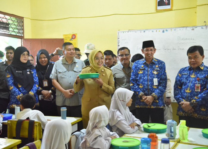 Resmi Diluncurkan, Makan Bergizi Gratis Di Kota Jambi Berlangsung Sukses di 14 Sekolah