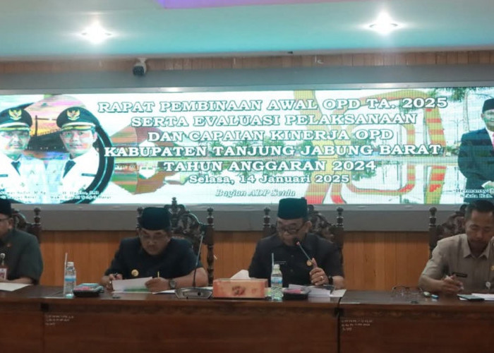 Bupati Anwar Sadat Pimpin Rakor Pembinaan Awal OPD Tahun 2025