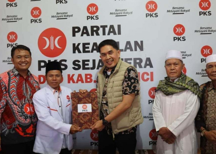 Daftar di PKS, Dr.dr, Deri Diantar Ketua Adat Tigo Luhah Semurup 